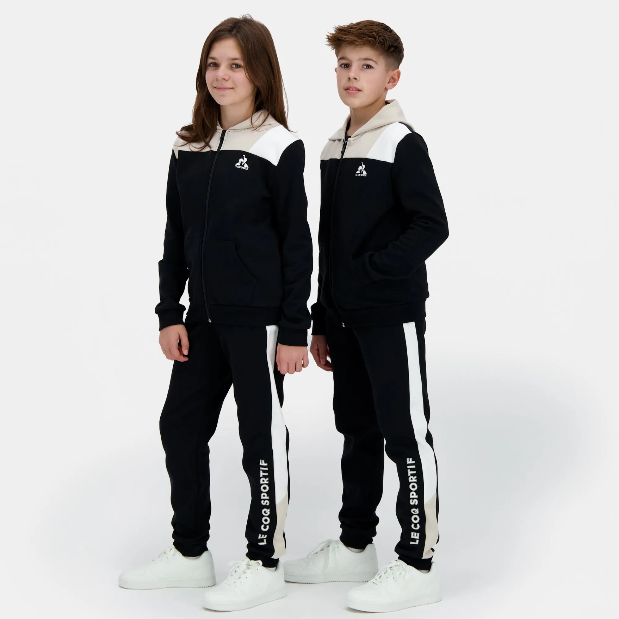 Outlet Essentiels Sweat zippé à capuche ESSENTIELS Enfant Kinder Sweatshirts Und Hoodies