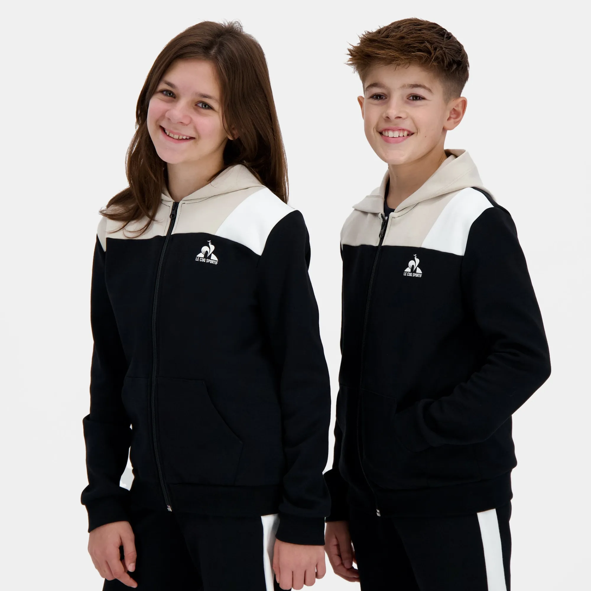 Outlet Essentiels Sweat zippé à capuche ESSENTIELS Enfant Kinder Sweatshirts Und Hoodies