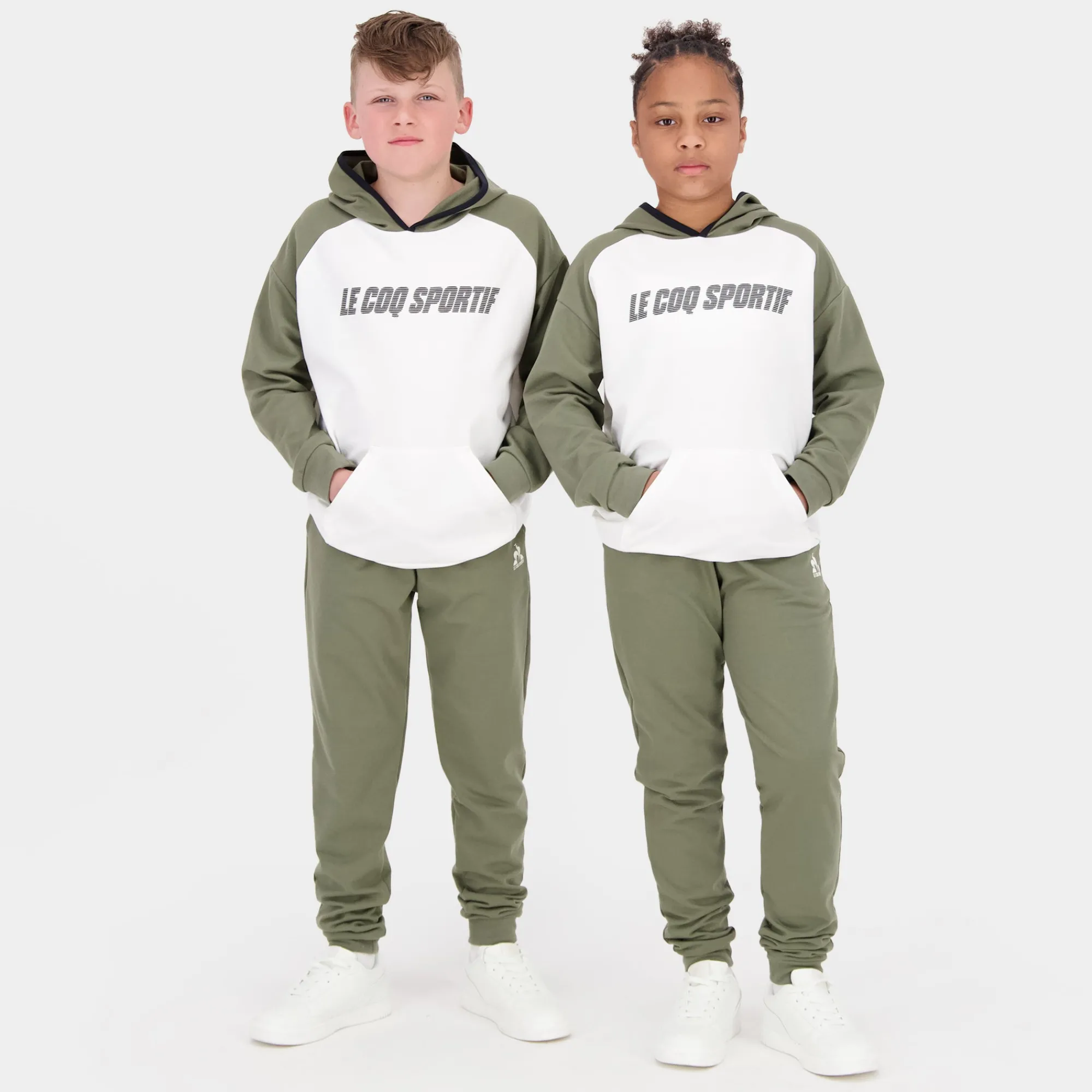 Outlet Essentiels Sweat zippé à capuche ESSENTIELS Enfant Kinder Sweatshirts Und Hoodies